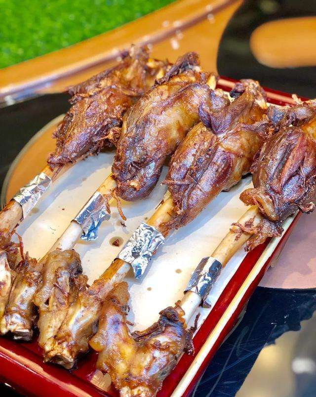 20多年蒙古人綠野山莊,全長春最貴的烤全羊 開到汽車廠了