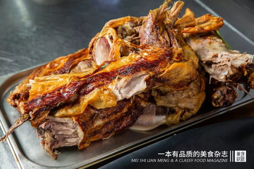 在滇池邊就可以坐在蒙古包里喝奶茶,吃9小時才制成的烤全羊