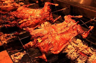 永川680搶1380元現殺烤全羊,有烤鴨有篝火晚會…