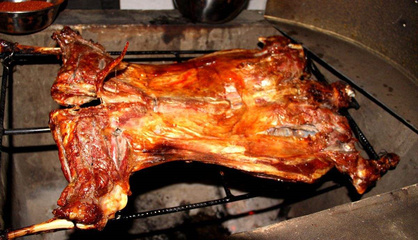 尋味哈密 小蔥帶你品嘗地道烤全羊